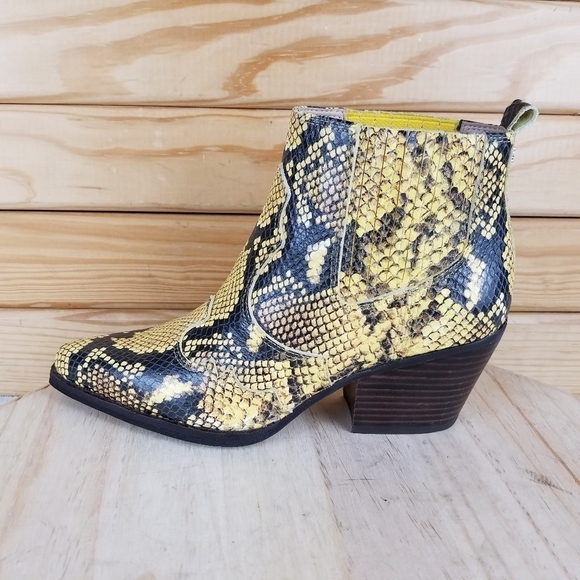 Leather Snake Print Western Ankle Boots 6 US Booties Slip-on NEW Sam Edelman - Picture 8 of 10
